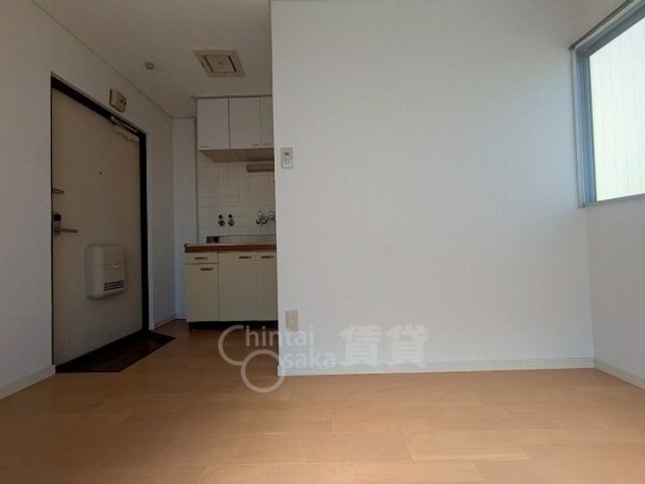 大阪府摂津市正雀本町1丁目の賃貸マンションの居間