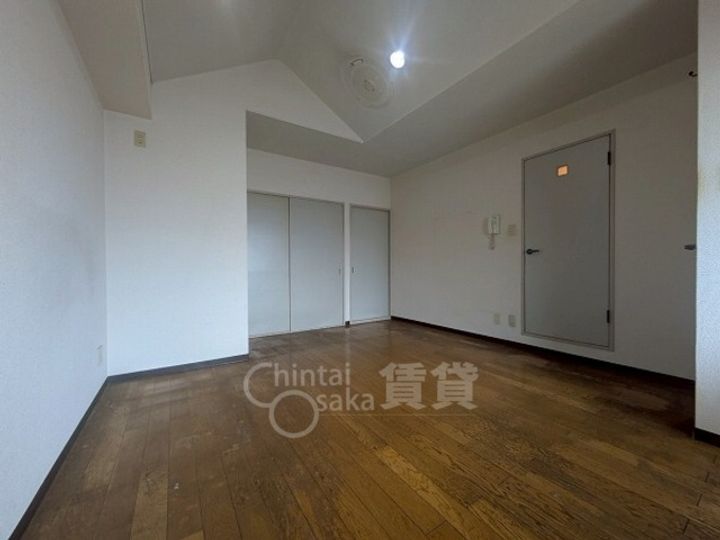 大阪府茨木市鮎川2丁目の賃貸マンションの居間