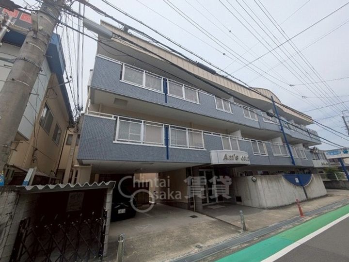 大阪府茨木市鮎川2丁目の賃貸マンションの外観