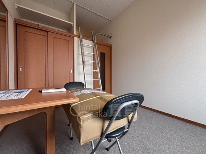 レオパレスWest Bellsの居間