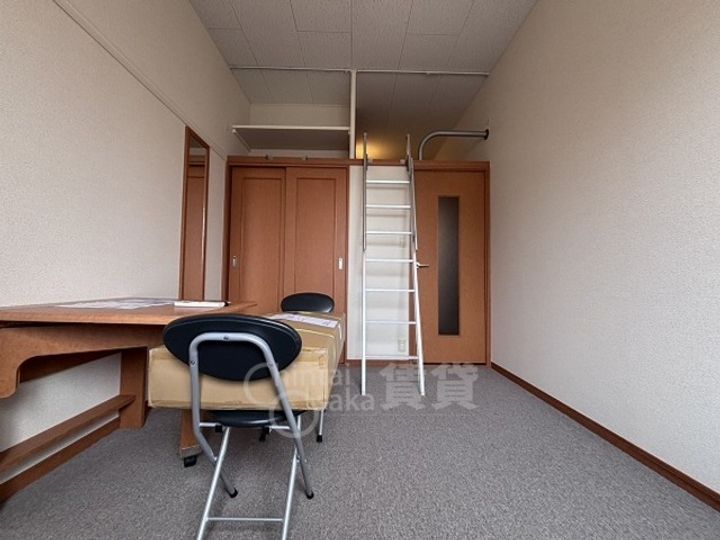 レオパレスWest Bellsの居間