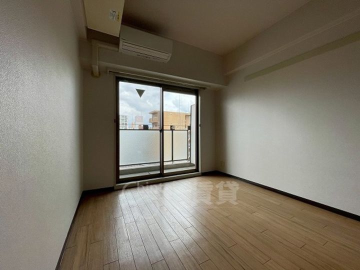 ピアレゾン十三東の居間