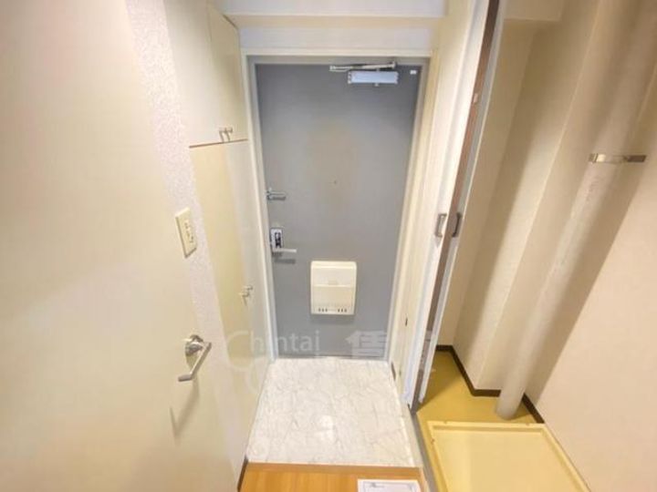 POISSON ROUGEの玄関