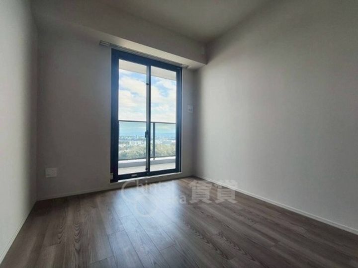大阪府箕面市船場東3丁目の賃貸マンションの居間