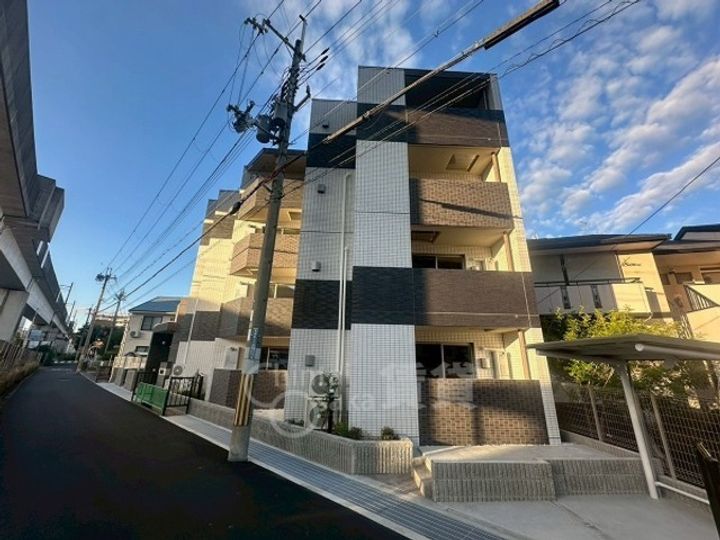 大阪府茨木市東奈良2丁目の賃貸マンションの外観