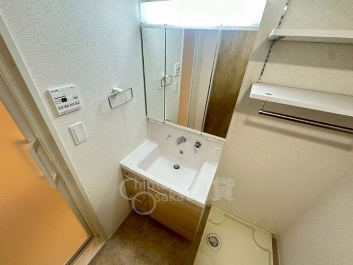 大阪府茨木市東奈良2丁目の賃貸マンションの内装