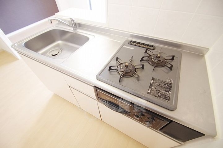 ラ・ジュネスSENRIのキッチン