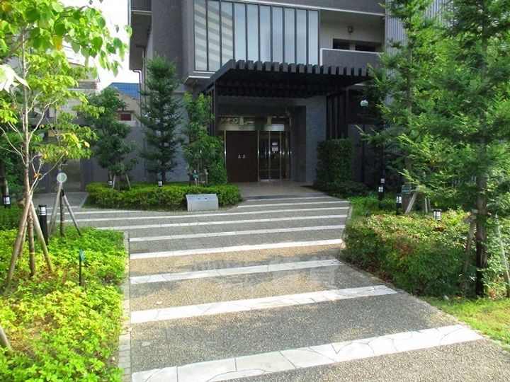 ベリスタタワー福島の玄関