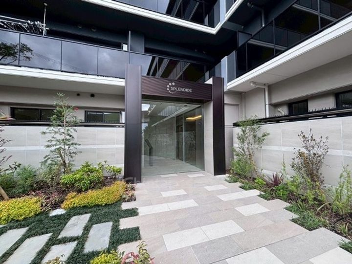 スプランディッド茨木天王の玄関