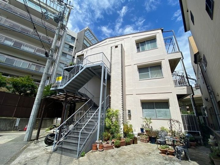 大阪府豊中市曽根西町3丁目の賃貸マンションの外観