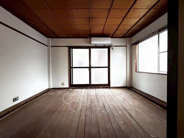 大阪府豊中市曽根西町3丁目の賃貸マンションの居間