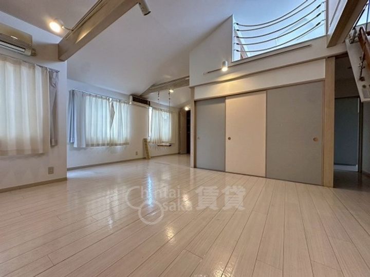 大阪府大阪市東淀川区小松2丁目の賃貸マンションの内装