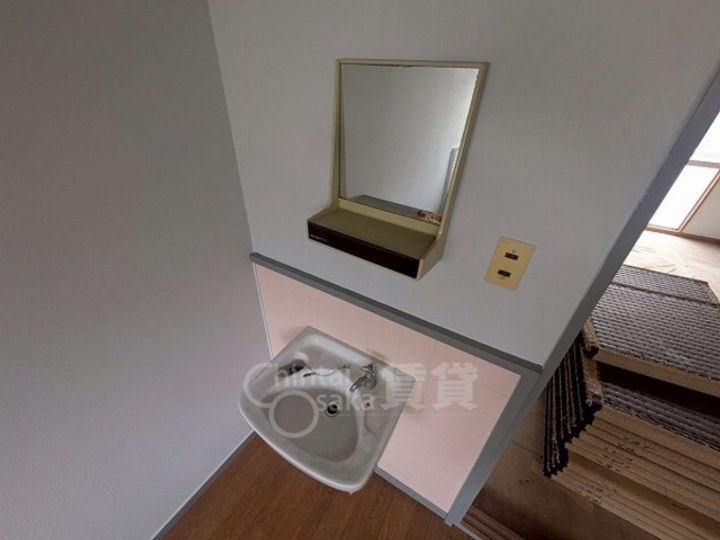 大阪府茨木市上中条2丁目の賃貸アパートの内装