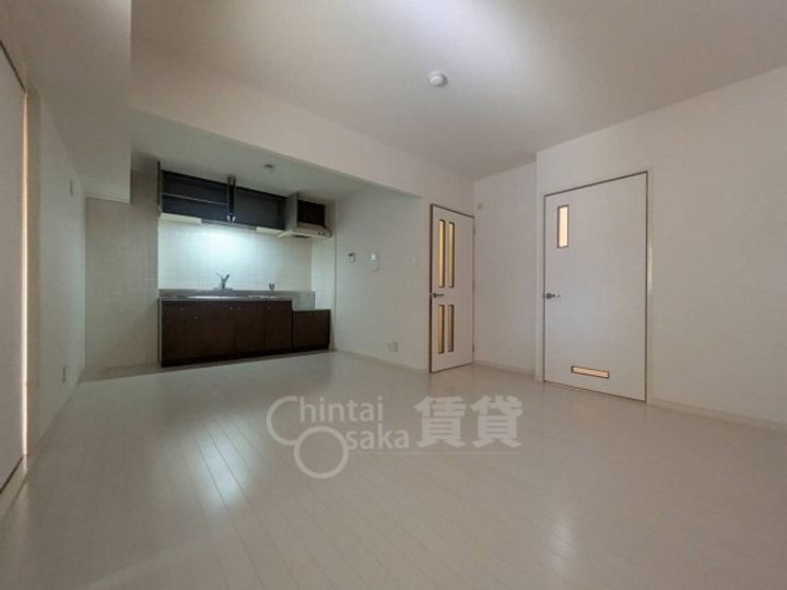 大阪府茨木市若園町の賃貸マンションの居間