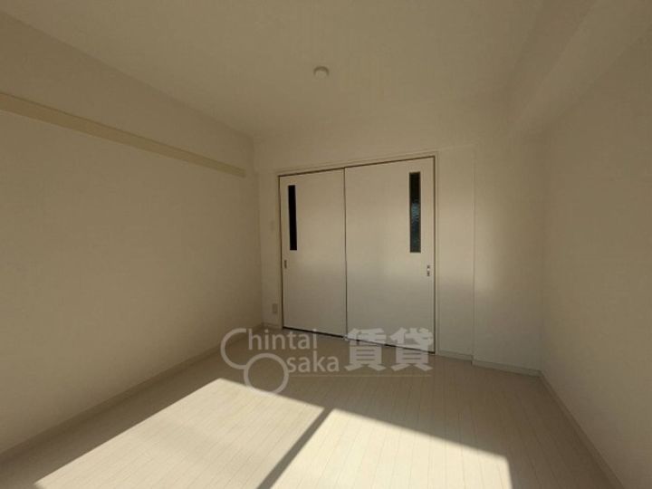 大阪府茨木市若園町の賃貸マンションの居間