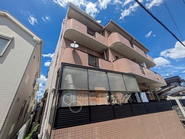 大阪府茨木市星見町の賃貸マンションの外観