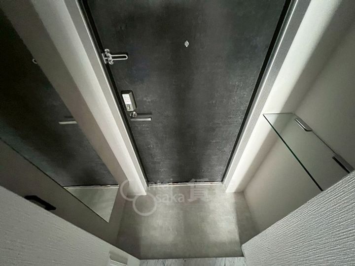 エスリードレジデンス大阪福島シティスクエアの玄関