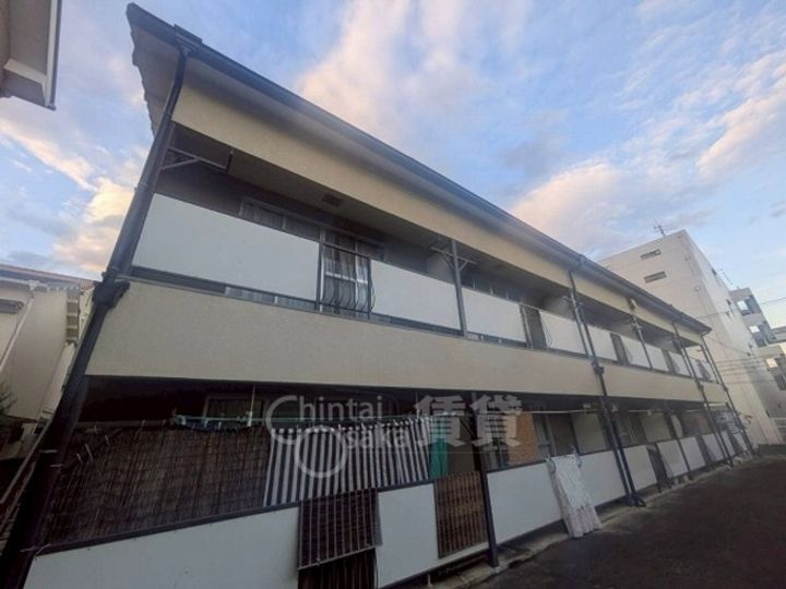 大阪府茨木市沢良宜西2丁目の賃貸アパートの外観