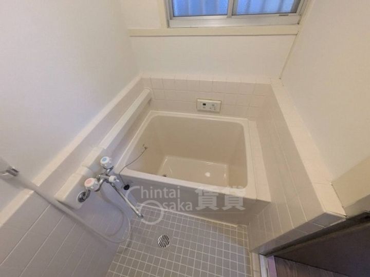 大阪府茨木市沢良宜西2丁目の賃貸アパートの風呂