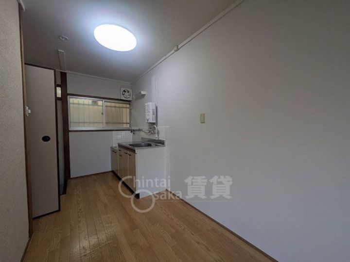 大阪府茨木市沢良宜西2丁目の賃貸アパートの居間