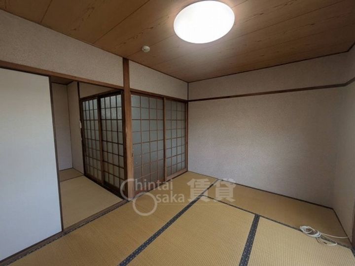 大阪府茨木市沢良宜西2丁目の賃貸アパートの居間