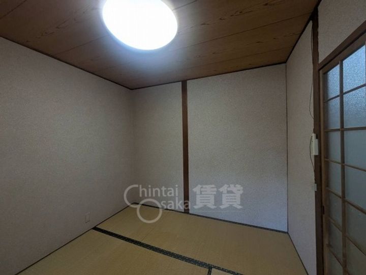 大阪府茨木市沢良宜西2丁目の賃貸アパートの居間