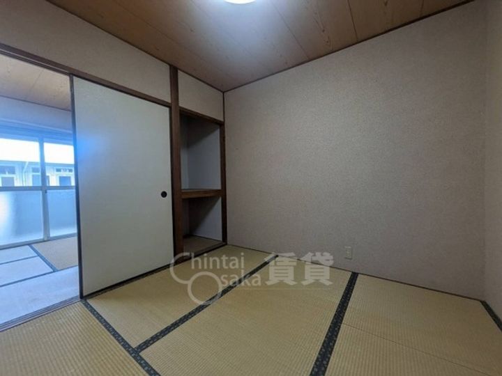 大阪府茨木市沢良宜西2丁目の賃貸アパートの居間