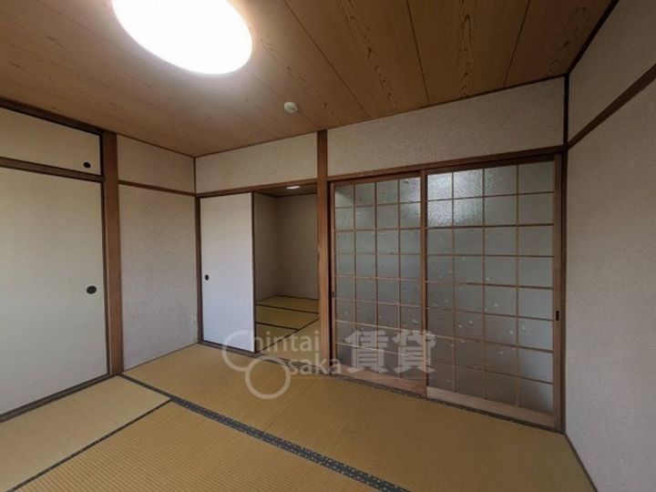 大阪府茨木市沢良宜西2丁目の賃貸アパートの居間