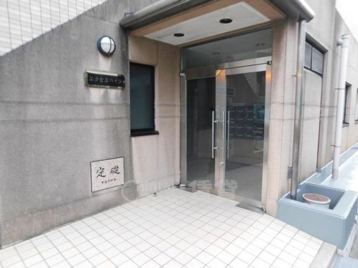 エクセルハイツの玄関