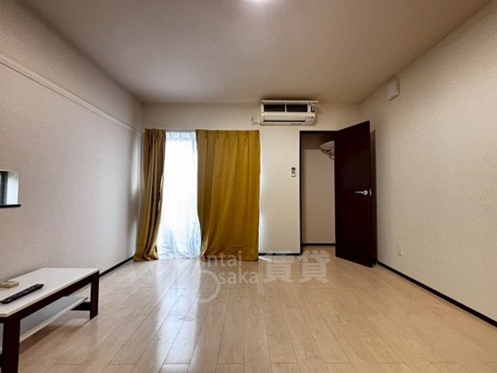 クレイノ咲の居間