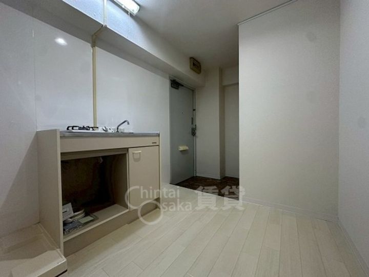 大阪府大阪市淀川区西中島6丁目の賃貸マンションの居間