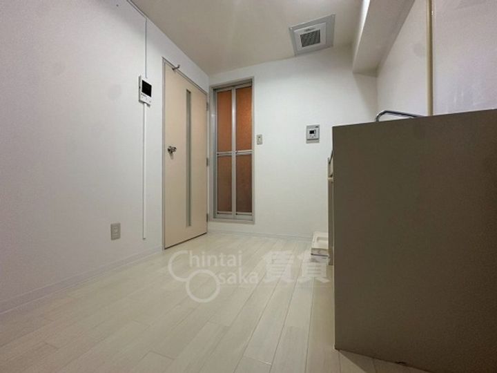 大阪府大阪市淀川区西中島6丁目の賃貸マンションの居間