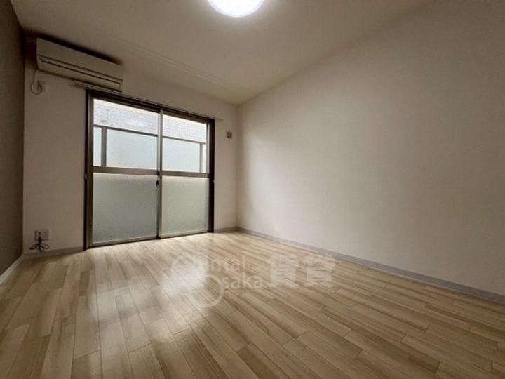 大阪府池田市石橋1丁目の賃貸マンションの居間