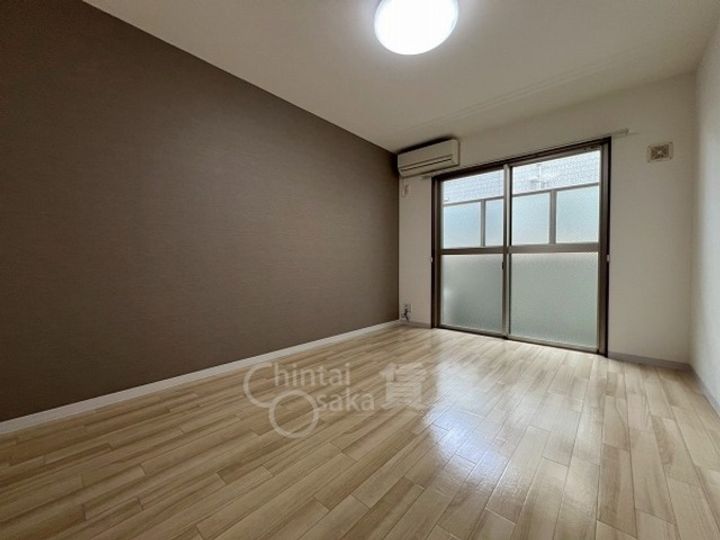 大阪府池田市石橋1丁目の賃貸マンションの居間