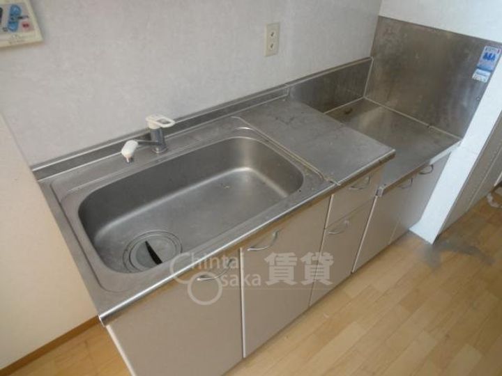 クローヴェーサウスタカハマのキッチン