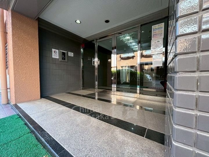 大阪府池田市室町の賃貸マンションの玄関