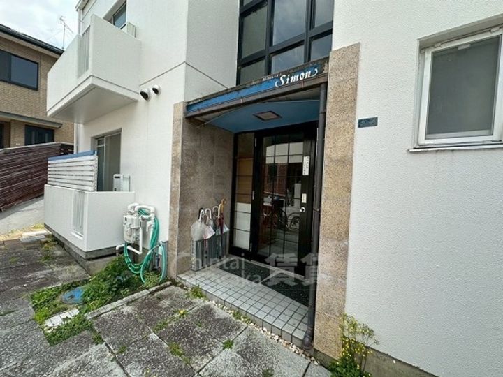 ワールドハーモニーの玄関