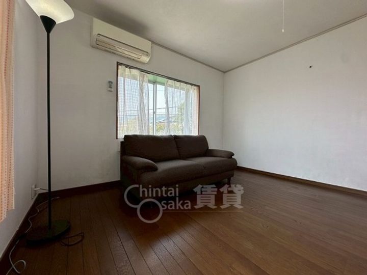 ワールドハーモニーの居間