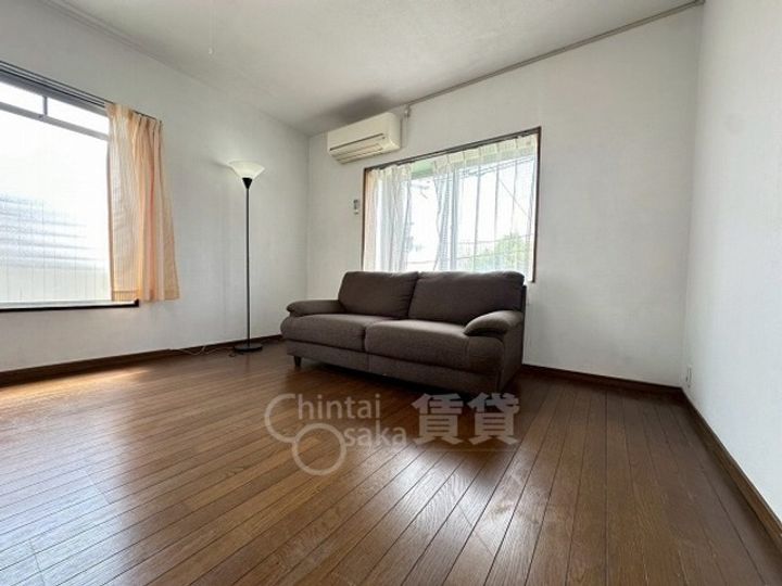 ワールドハーモニーの居間