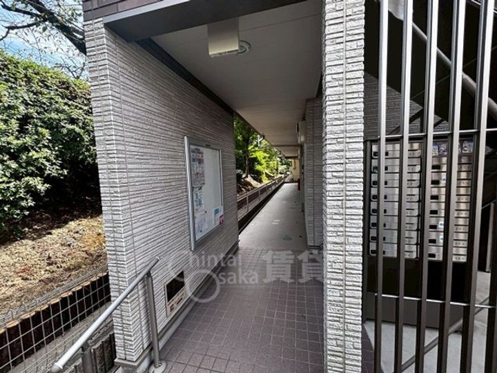 クレイノ桜の玄関