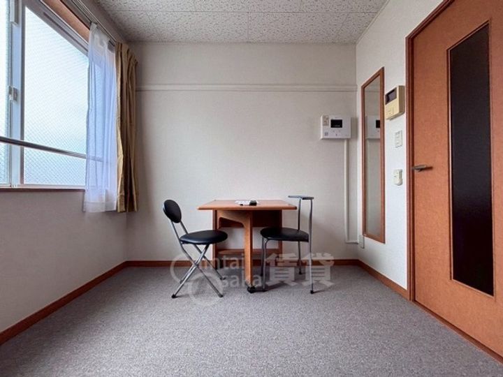 レオパレスリビエールブランシェの居間