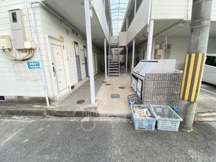サンライズ箕面の玄関