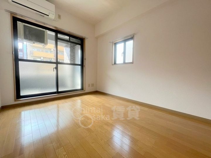 大阪府大阪市東淀川区東中島1丁目の賃貸マンションの居間