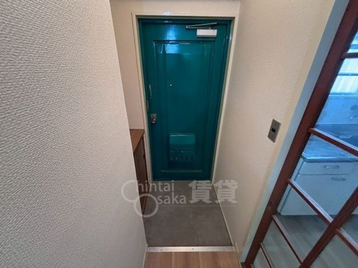 大阪府茨木市双葉町の賃貸マンションの玄関