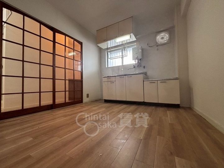 大阪府茨木市双葉町の賃貸マンションの居間