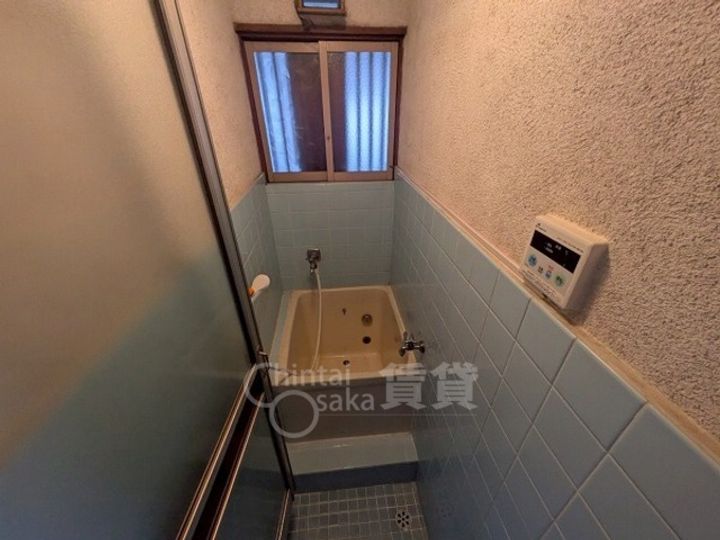 大阪府摂津市鳥飼和道1丁目の賃貸アパートの風呂