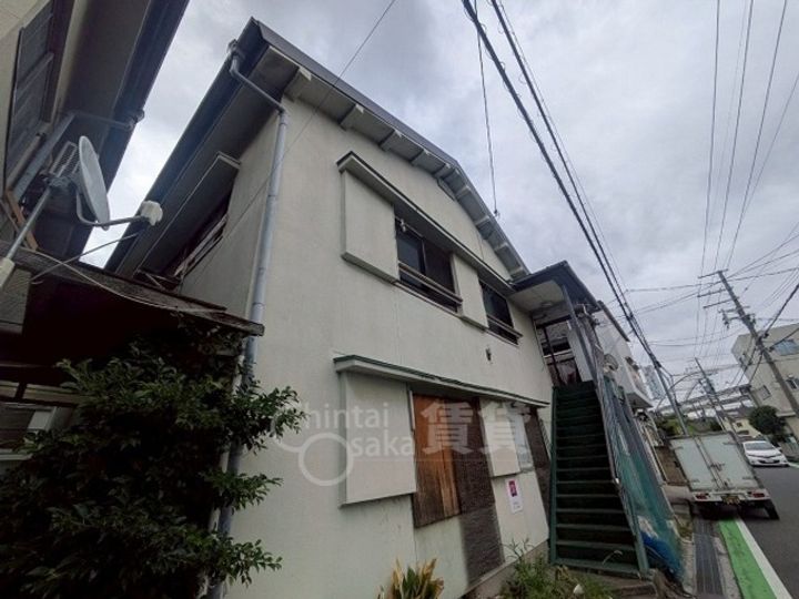 大阪府摂津市鳥飼和道1丁目の賃貸アパートの外観