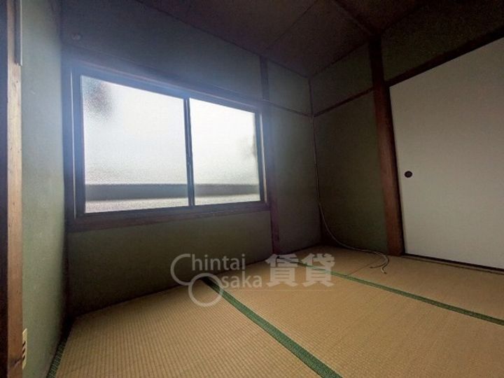 大阪府摂津市鳥飼和道1丁目の賃貸アパートの居間