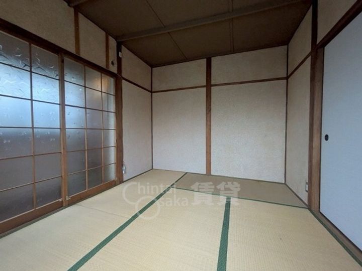 大阪府摂津市鳥飼和道1丁目の賃貸アパートの居間