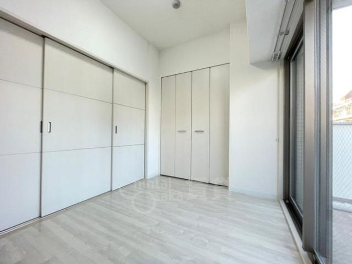 大阪府吹田市南吹田5丁目の賃貸マンションの寝室